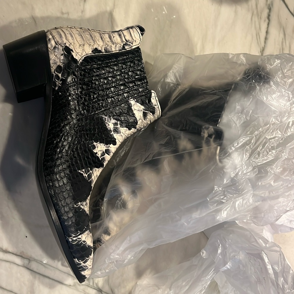Modern Vice snakeskin boots Size 41- never worn